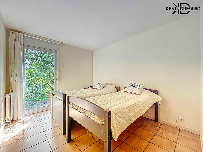 Maison - 180 m² - 7 pièces