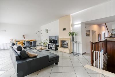 Appartement - 162 m² - 6 pièces