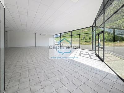 Local commercial - 2 063 m²