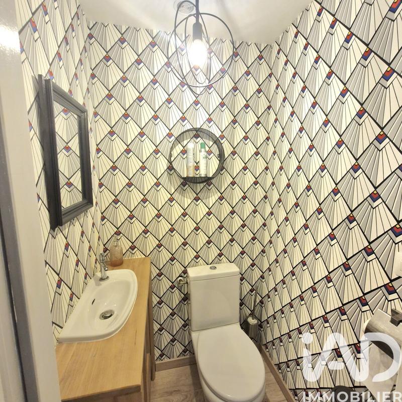 Maison - 234 m² - 8 pièces