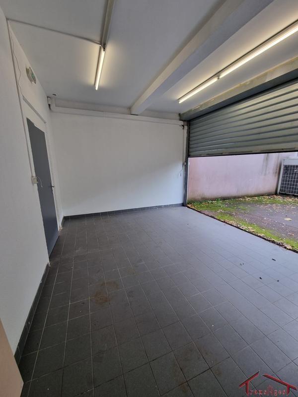 Local commercial - 126 m² - 2 pièces