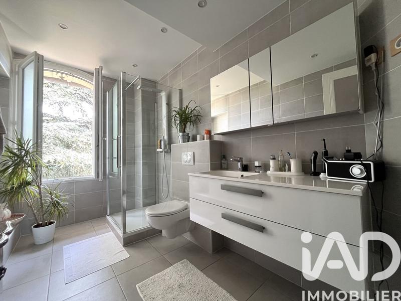 Maison - 200 m² - 6 pièces