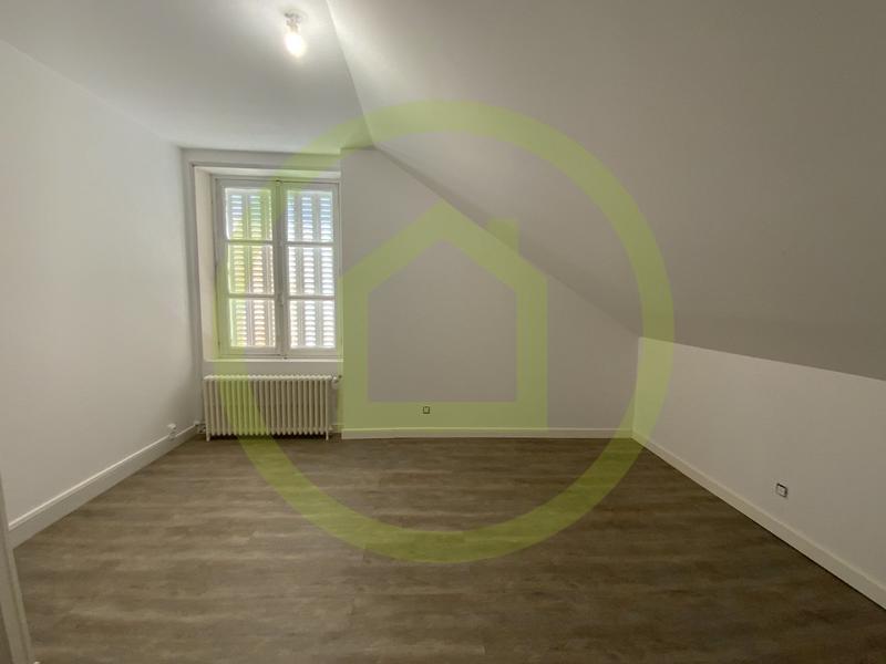 Maison - 275 m² - 11 pièces