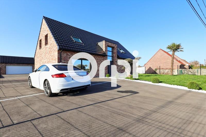 Maison - 230 m² - 6 pièces