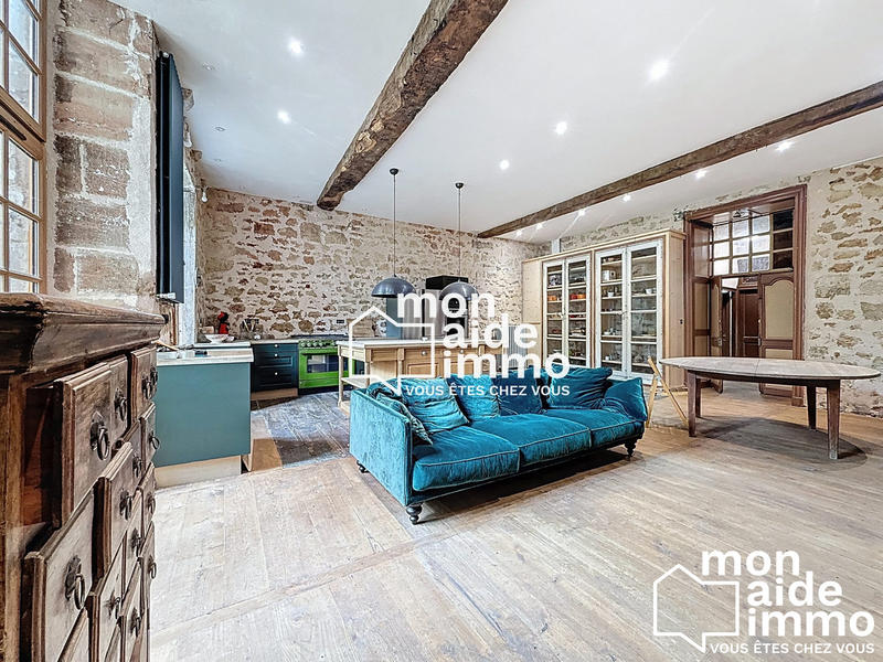 Maison - 300 m² - 12 pièces