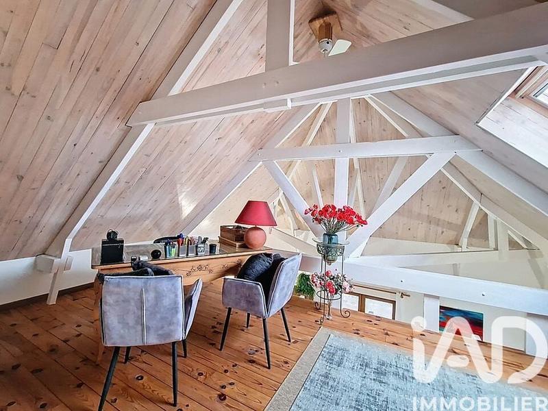 Maison - 215 m² - 7 pièces