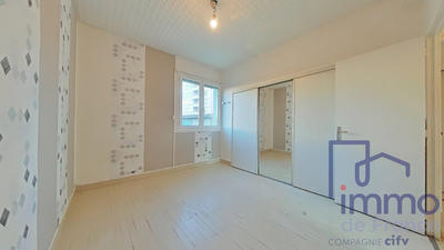 Appartement - 75 m² - 3 pièces