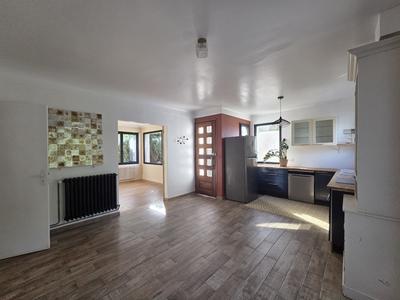 Maison - 137 m² - 7 pièces