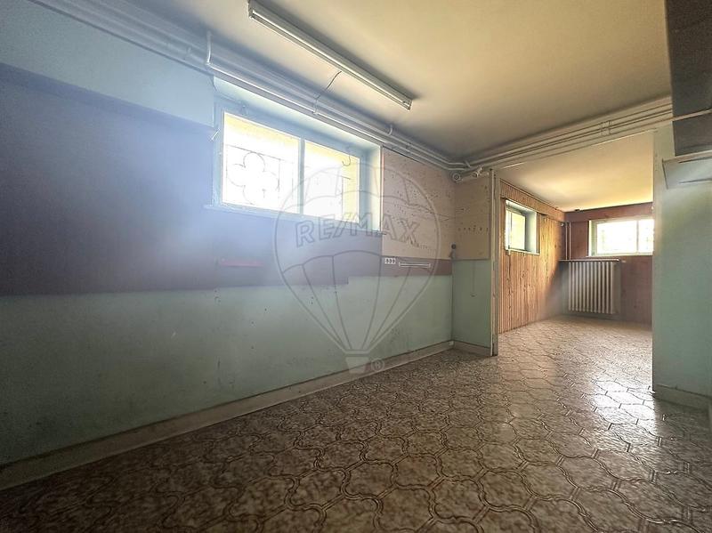 Maison - 181 m² - 9 pièces