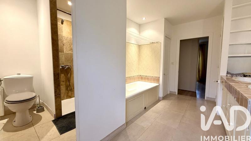 Maison - 251 m² - 8 pièces