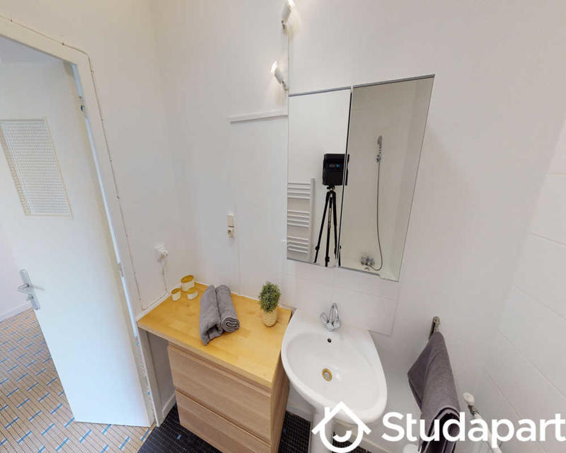 Chambre - 70 m² - 1 pièce