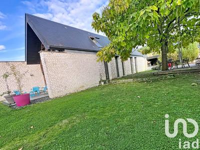 Maison - 220 m² - 8 pièces