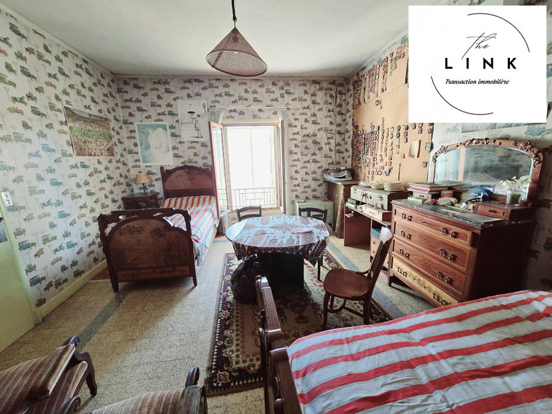 Maison - 227 m² - 9 pièces