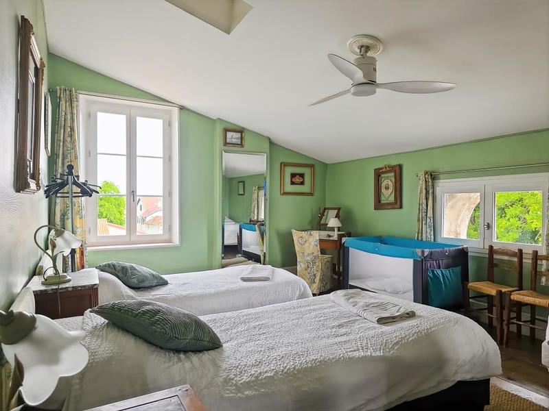 Maison de maîtres - 484 m² - 16 pièces