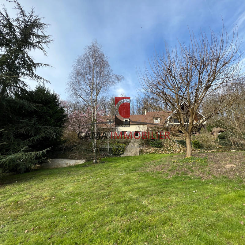 Maison - 268 m² - 9 pièces