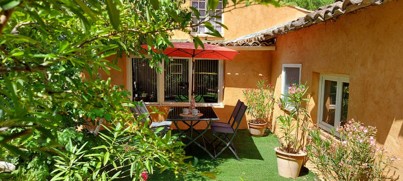 Maison - 280 m² - 8 pièces