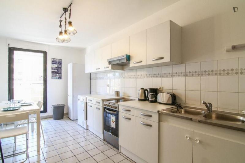 Chambre - 11 m² - 5 pièces