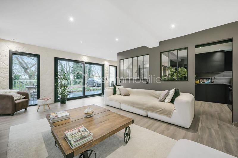 Villa - 185 m² - 10 pièces