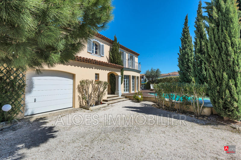 Maison - 180 m² - 6 pièces