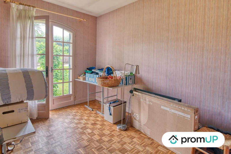 Maison traditionnelle - 147 m² - 6 pièces