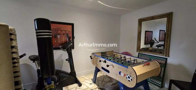 Maison - 210 m² - 7 pièces