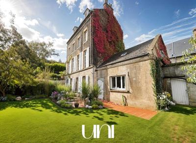 Maison - 218 m² - 8 pièces