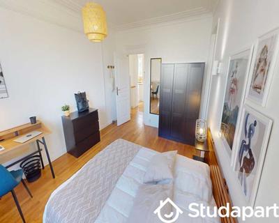 Chambre - 100 m² - 1 pièce