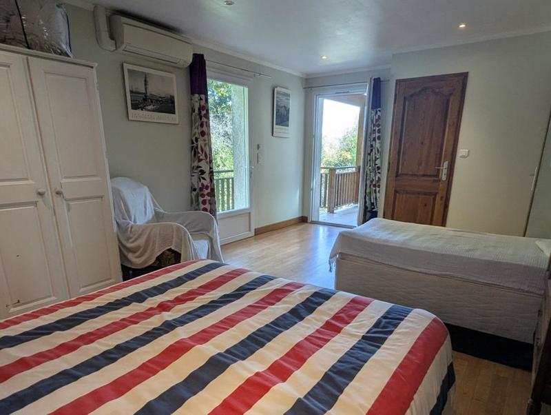 Maison - 266 m² - 8 pièces