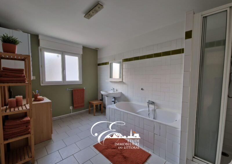 Maison - 180 m² - 10 pièces