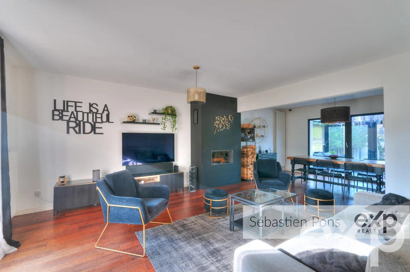 Maison - 177 m² - 7 pièces