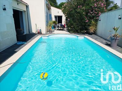 Maison - 265 m² - 9 pièces