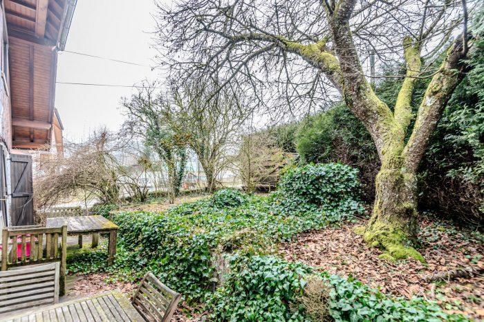 Maison traditionnelle - 299 m² - 7 pièces