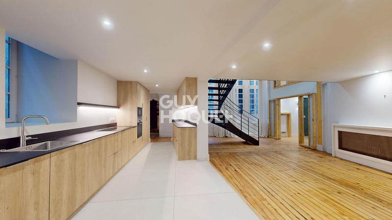 Appartement - 249 m² - 5 pièces