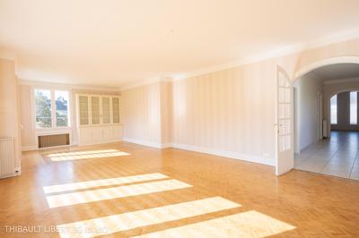 Villa - 250 m² - 7 pièces