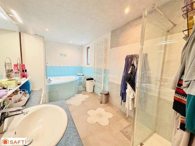 Maison - 196 m² - 8 pièces