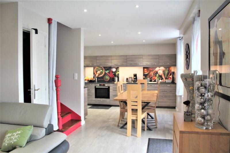 Maison - 97 m² - 5 pièces