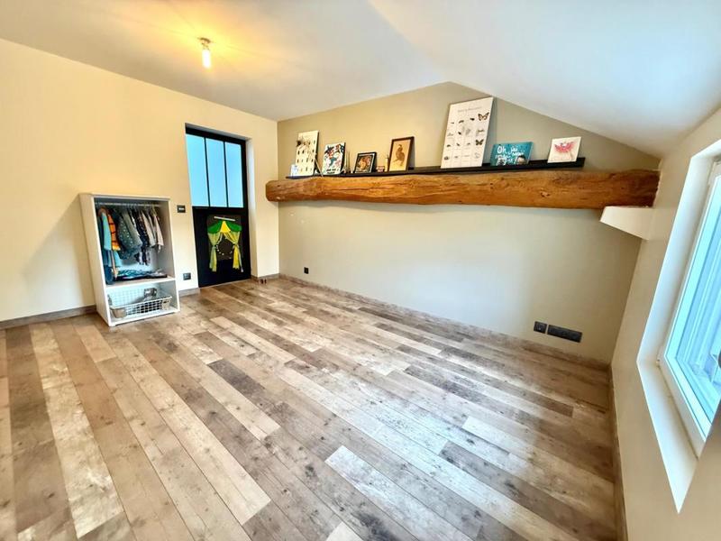 Maison - 186 m² - 7 pièces