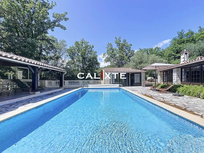 Villa - 270 m² - 8 pièces