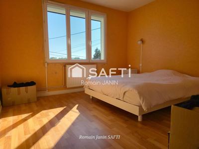 Maison - 80 m² - 4 pièces