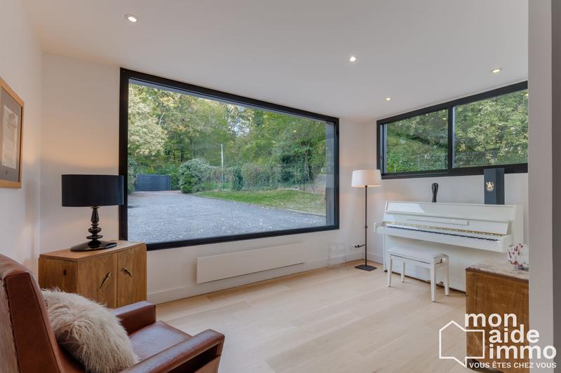 Maison contemporaine - 228 m² - 8 pièces