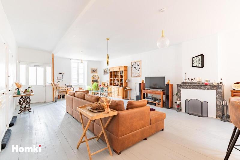 Maison - 203 m² - 7 pièces