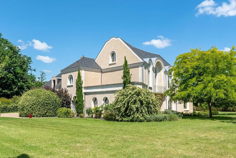 Demeure - 425 m² - 9 pièces