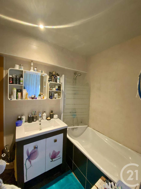 Appartement - 85 m² - 5 pièces