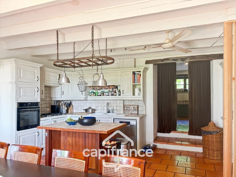 Propriété - 474 m² - 14 pièces