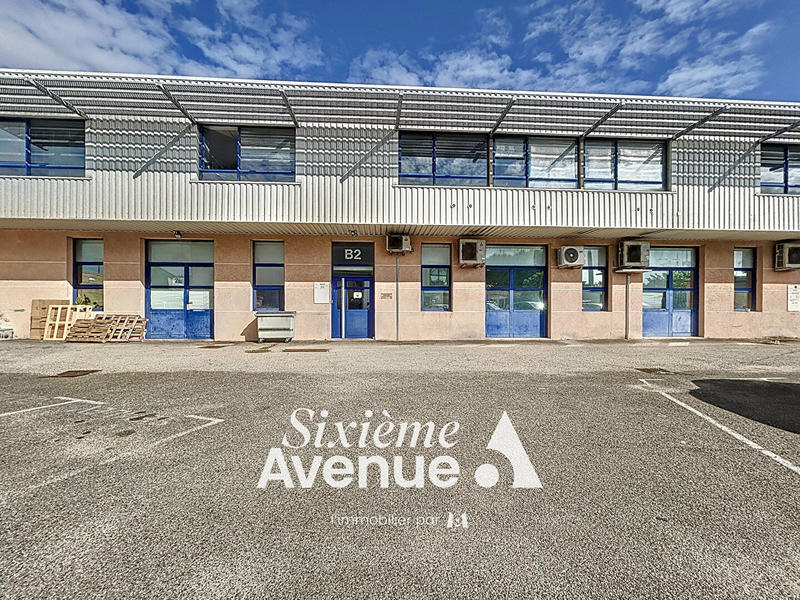 Local d'activité / Entrepôt - 925 m²