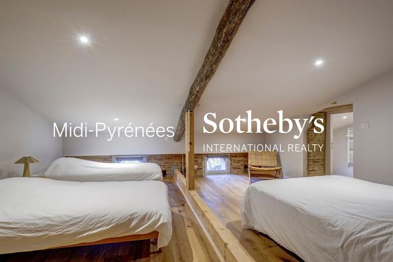 Corps de ferme - 600 m² - 14 pièces