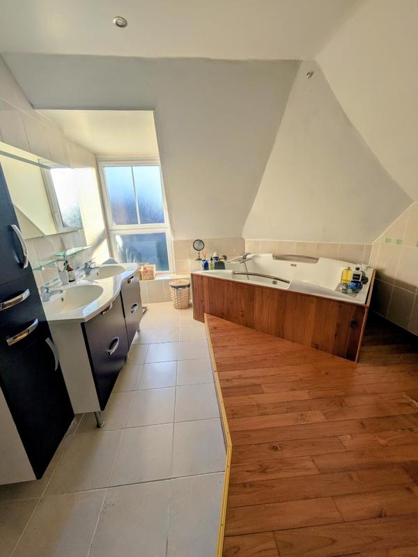 Maison - 199 m² - 8 pièces