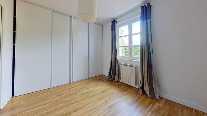 Maison - 214 m² - 5 pièces