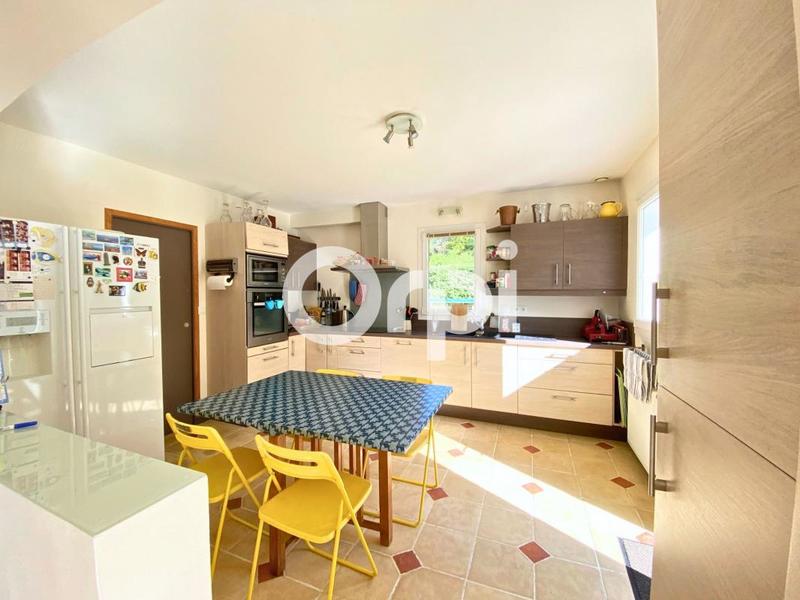 Maison - 203 m² - 7 pièces