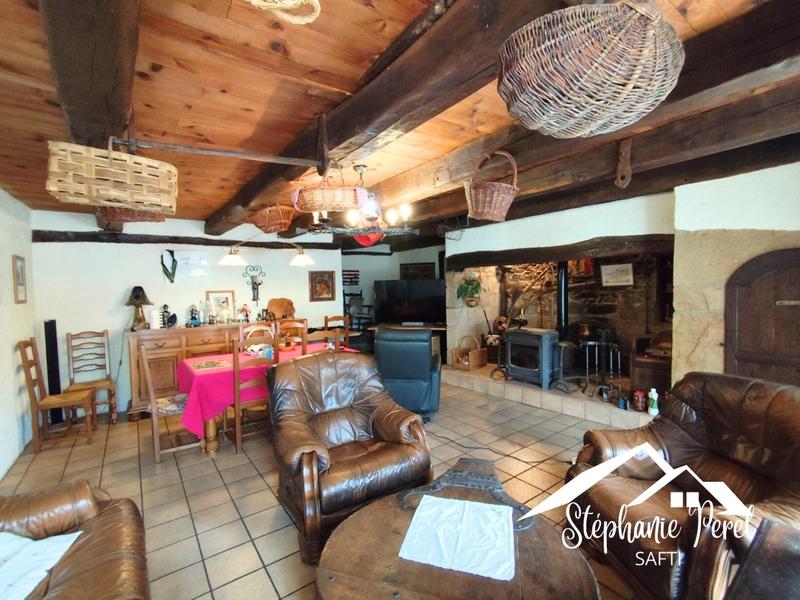 Maison - 200 m² - 8 pièces